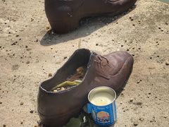 -多瑙河畔鞋履雕塑