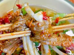 -拈签一笑黄牛肉辣卤串串