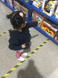 -逝水玩具折扣店