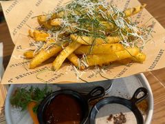 -Mark&Mars Restaurant