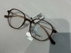 -J-Optical佳视明眼镜·蔡司视觉(青岛金茂览秀城店)