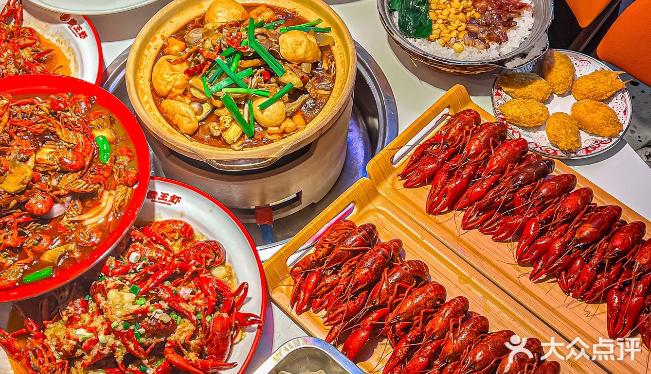 小龙虾品质没的说个个都新鲜 剥壳嗦肉分分钟都超嗨的