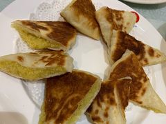 黄米烙-小船渔村•大连菜•大连焖鱼(明泽街店)