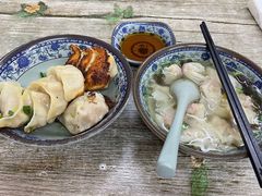 鲜肉煎饺-无名氏宵夜小摊(祝家三姐妹馄饨店)