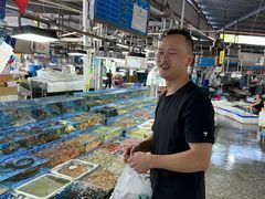 -霞涌市场海鲜摆卖区