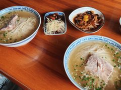 白汤面底-同得兴 Since·1995 传统苏式面馆(十全街店)