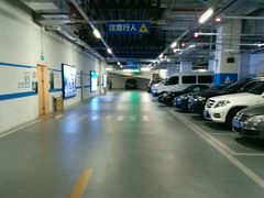 -虹桥天地-停车场