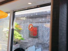 -毛辣果·贵州红酸汤牛肉火锅(西单店)