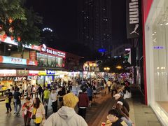 -八一路好吃街(雨田商务大厦店)