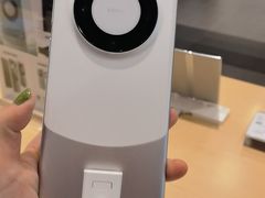 -华为授权体验店(中山公园来福士)