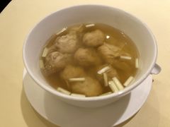 上汤鱼尾云吞-镛记酒家