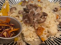 金桃手抓饭-丝路金桃·新疆菜(徐汇店)