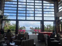 -亚龙湾喜来登·美景台大堂吧