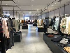 -URBAN REVIVO(欢乐海岸购物中心店)