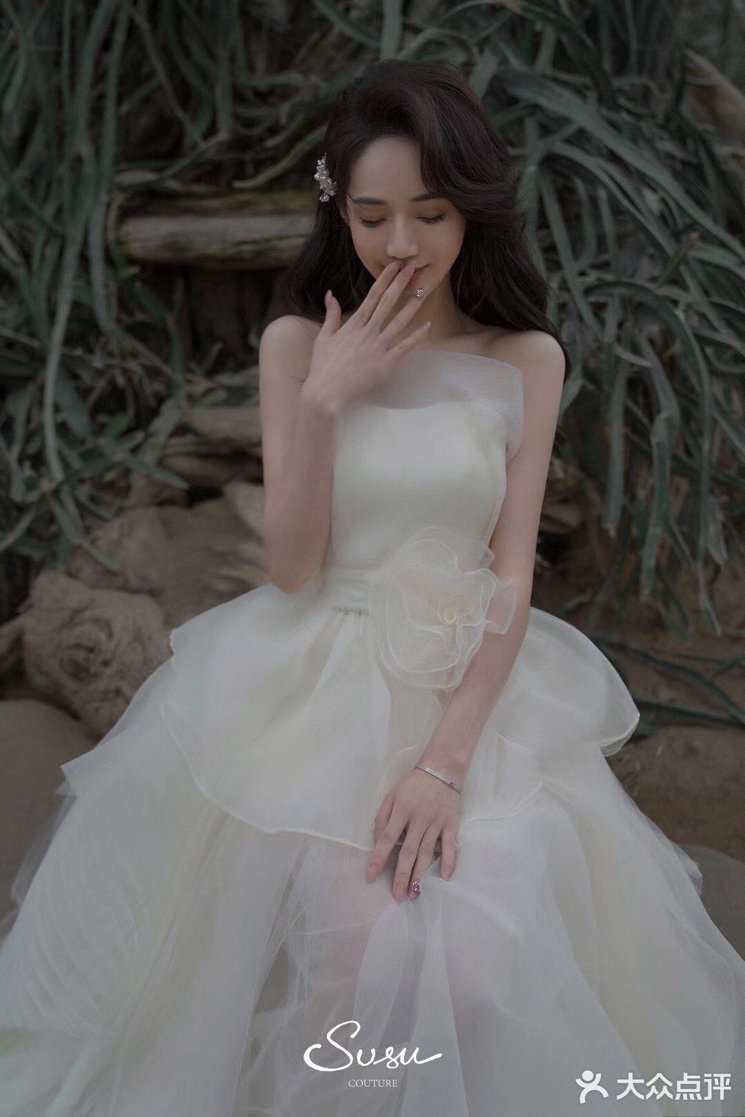 「初见黎明 碧波荡漾 且听风吟 清雅无匹」