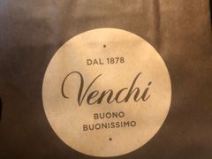 -VENCHI 闻绮(上海佛罗伦萨小镇店)