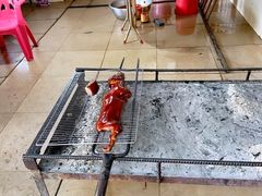 -黄记四更烤乳猪店