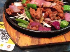 铁板牛肉-舌尖上的食缘花园主题餐厅