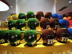 -m豆巧克力世界(上海世茂广场店)