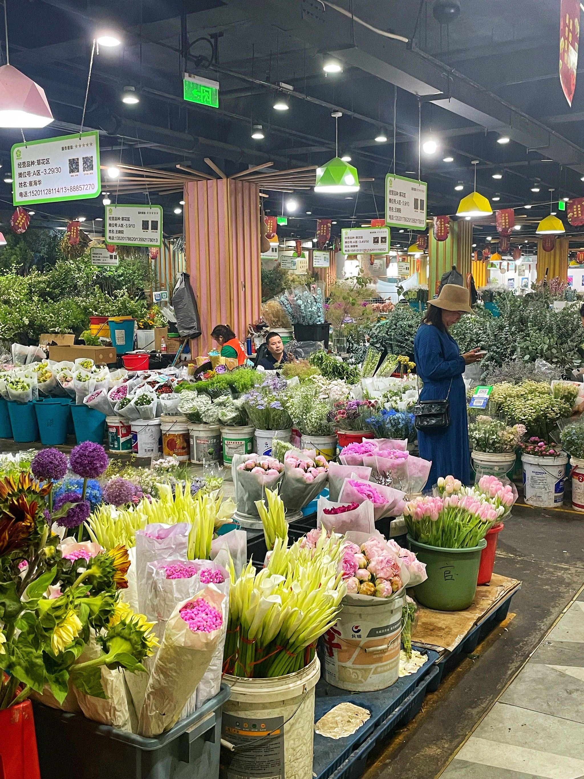 点评er带你看世界 
东风北桥的花卉市场,估计是望京街头卖花小返哪