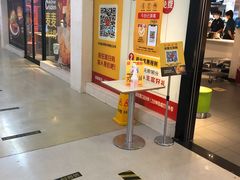 -麦当劳(汉口火车站候车室店)