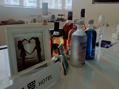 -卡罗酒店(东门晒布地铁站店)