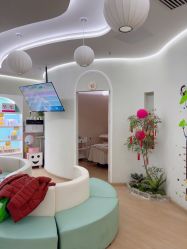 -雏芽婴幼儿游泳·小美医生小儿推拿(西村店)