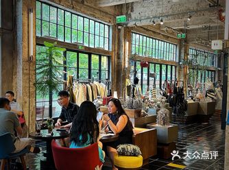 折返回去，店员交到我手上的那一刻我太感动了