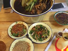 -拈签一笑黄牛肉辣卤串串
