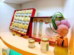 -燕庭·纯燕窝·甜品下午茶(南京西路店)