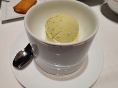 牛油果冰淇淋-新荣记(建国门外大街店)