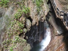 -龙水峡地缝景区
