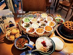 -包整·丝娃娃(一览甲秀楼风景店)