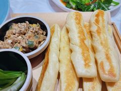 虾酱卷子-渔民船说·北塘海鲜·天津菜·海肠捞饭(北塘古镇店)