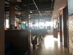 大堂-鸣记脆皮烤鱼·海鲜烤鱼(三八广场店)