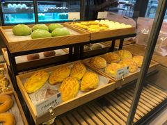 -顶东面包花园·生日蛋糕(世博店)