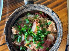 排骨腊味煲仔饭-关氏饮食店