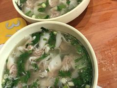 鲜肉馄饨-百年龙袍蟹黄汤包(融创茂店)