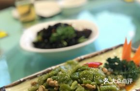 Fried Quail Gizzard with Dried Lettuce