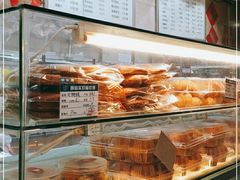 面包甜点陈列柜-白玉兰食品(汇联商厦店)