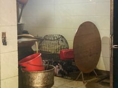 -黄记四更烤乳猪店