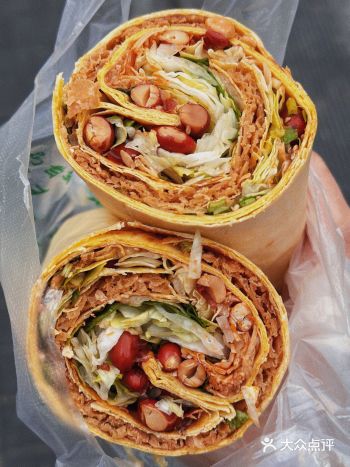 我看他家好像都要开分店了？