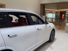 -理想汽车(世纪汇店)