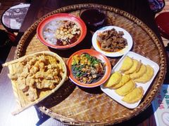 -爆炸头阿姨小四川正宗川味小吃(无任何分店)