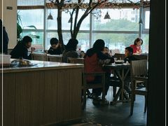 -蜜桃餐厅·伴山(湖滨商业街店)