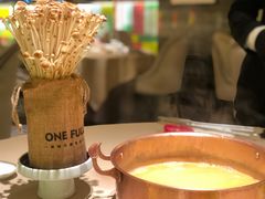 活体金针菇-ONE FULL 古董港式海鲜火锅