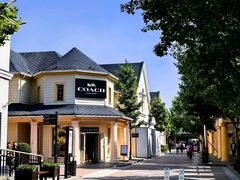 -COACH蔻驰(赛特奥特莱斯店)