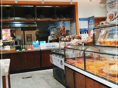 面包甜点陈列柜-金凤成祥(东直门现烤面包店)