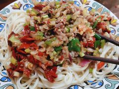-歹歹的加个面过油肉拌面