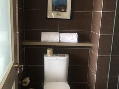 -西安大雁塔科技大学地铁站亚朵酒店